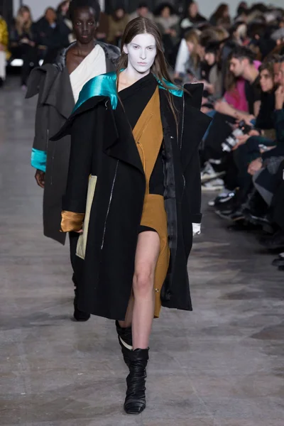 Look 39